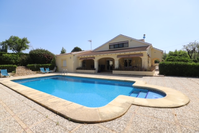 Estupenda Villa en venta en La Sella, Dénia