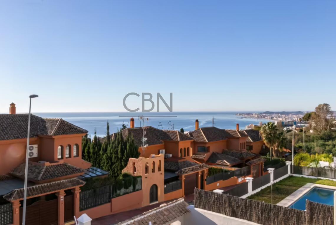 Villa con vistas al mar en venta Benalmádena