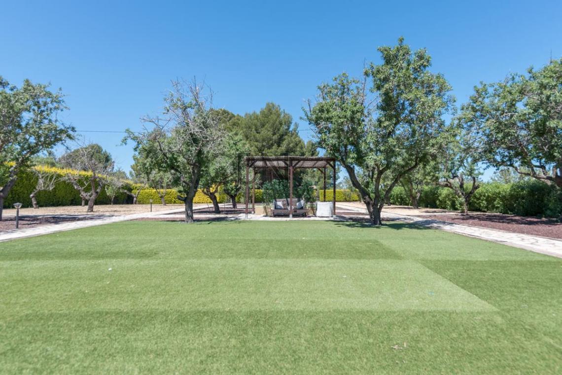 Villa en venta con gran parcela en La Sella Golf Resort