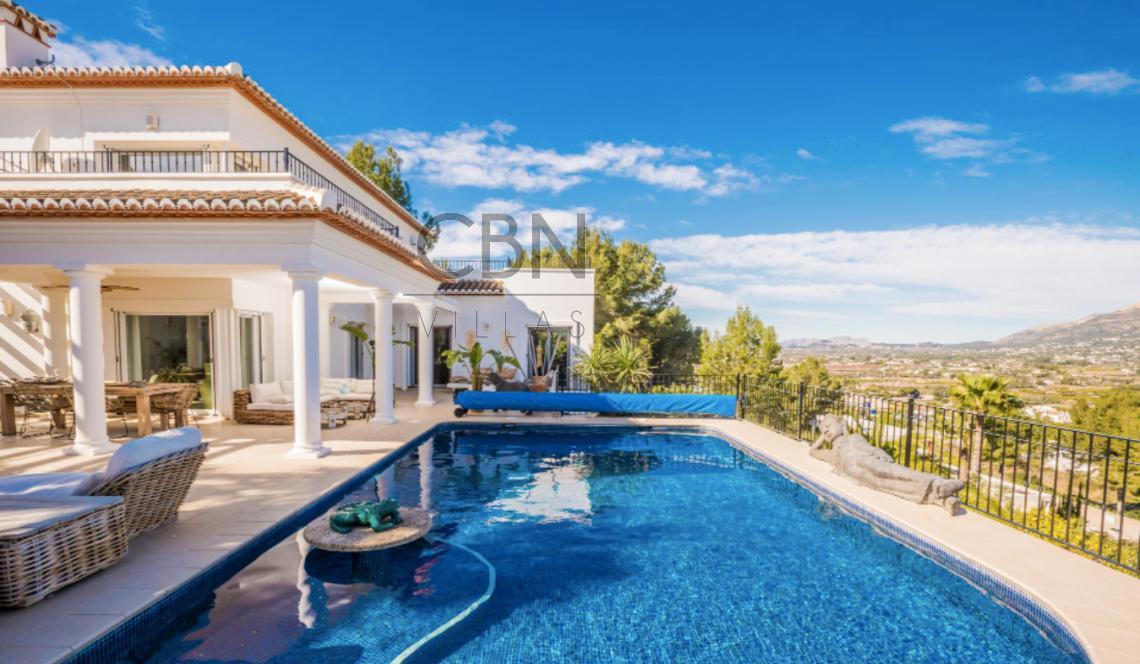 Villa en venta con vistas al mar en Javea