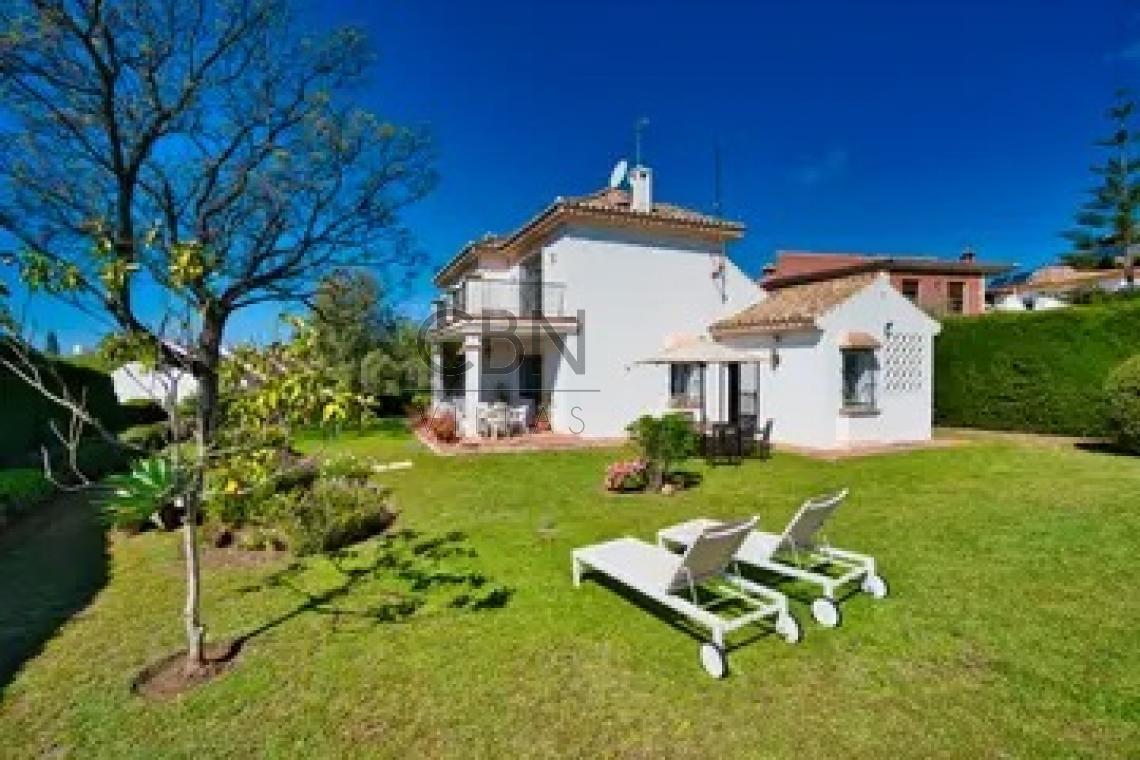 Villa en venta en Huerta del Prado-La Montua, Marbella