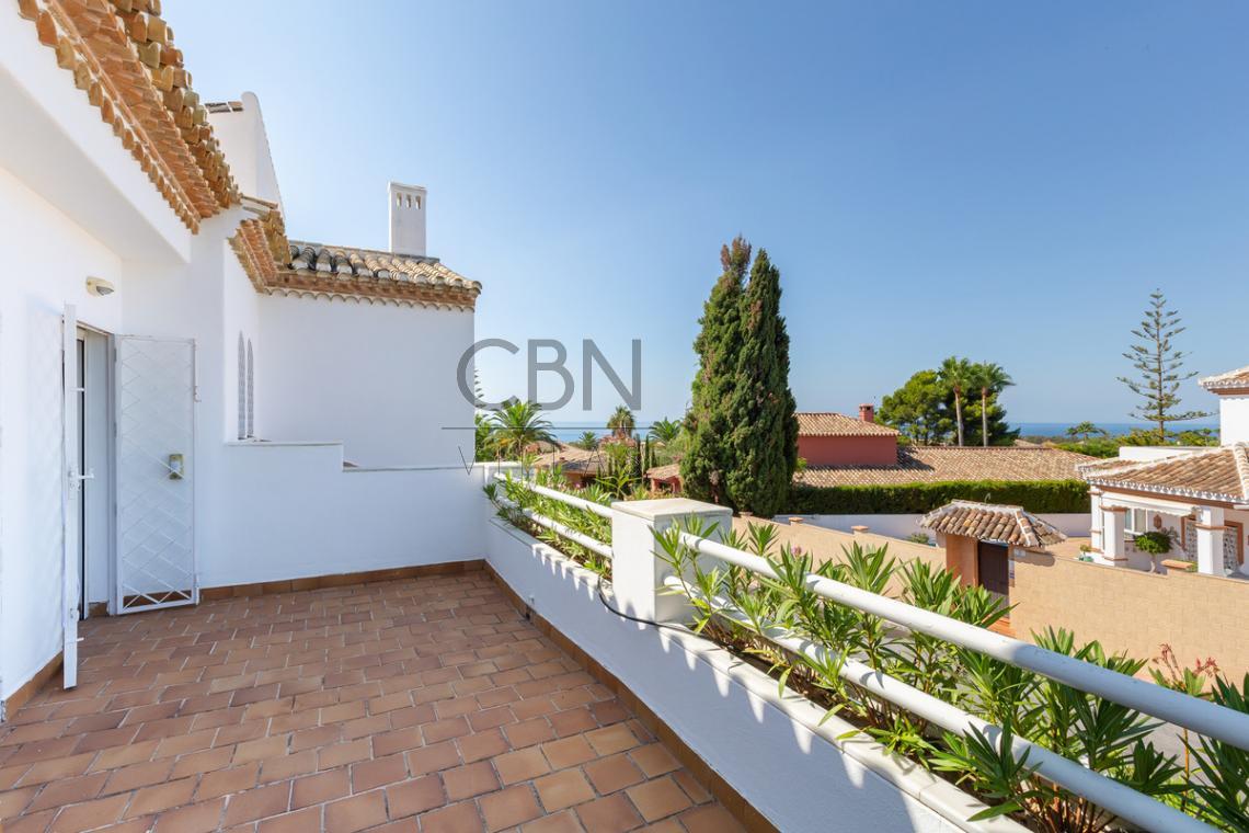 Villa en venta en Elviria, Marbella.
