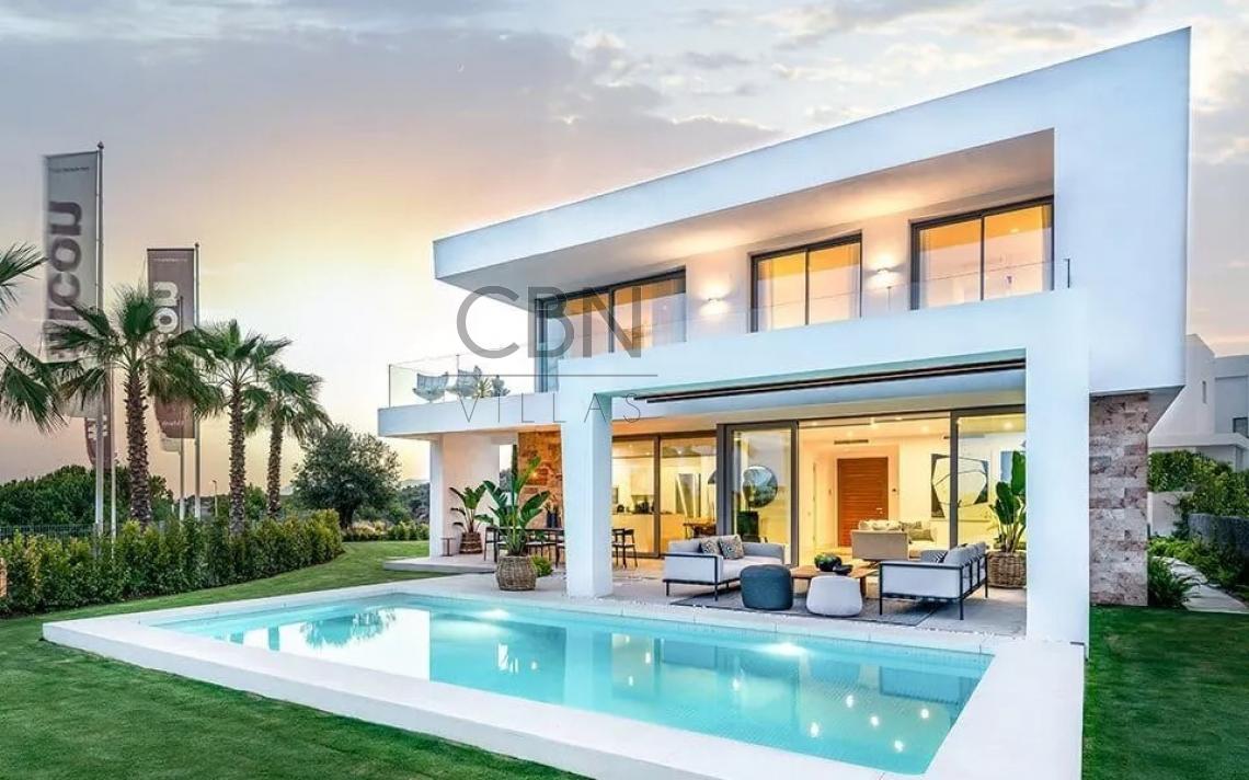 Villa for sale in Santa Clara Golf, Marbella.
