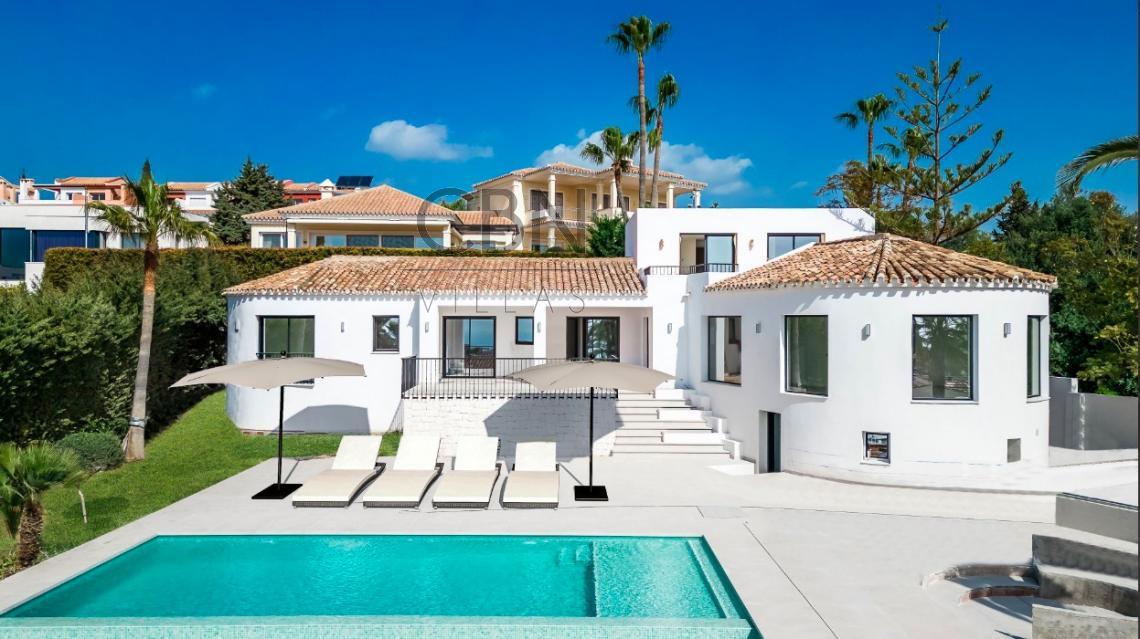 Villa en venta en Río Real, Marbella. 