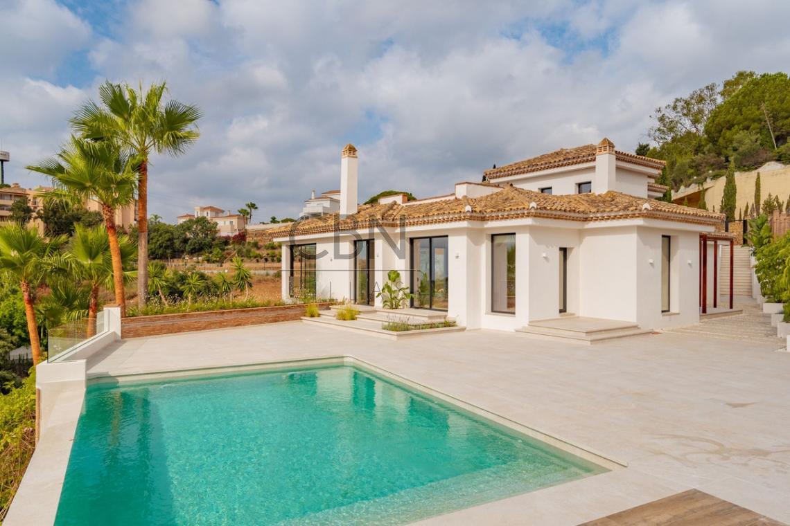 Estupenda Villa en venta en Elviria Marbella