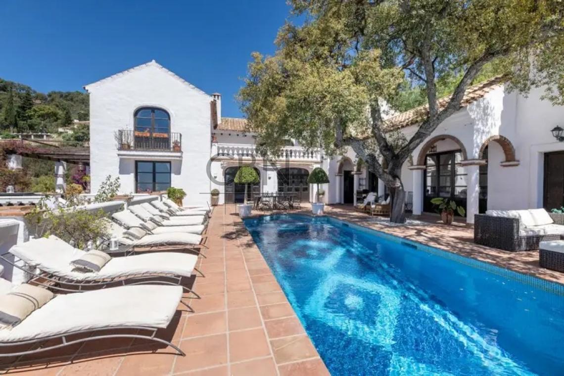 Villa en venta en el Madroñal, Marbella. 