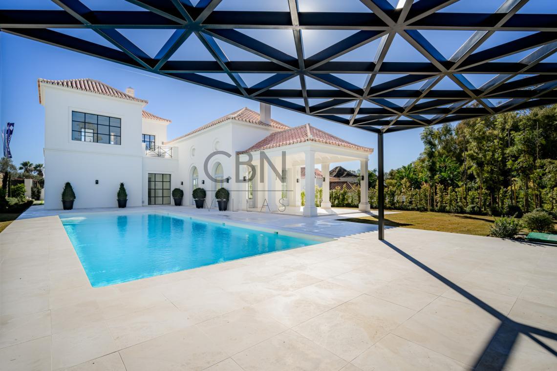 Villa en venta en Nueva Andalucia, Marbella.